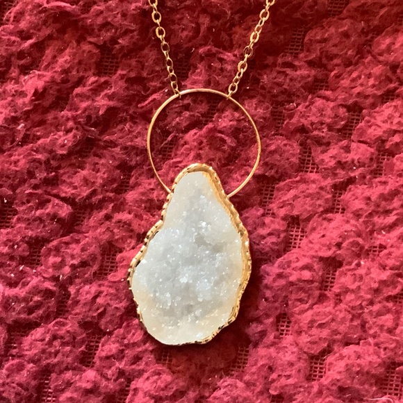 New Free form White and gold pendant and 24 inch plus gold-tone chain - Picture 1 of 5